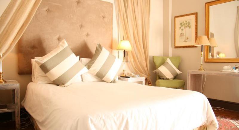 Tudor Hotel